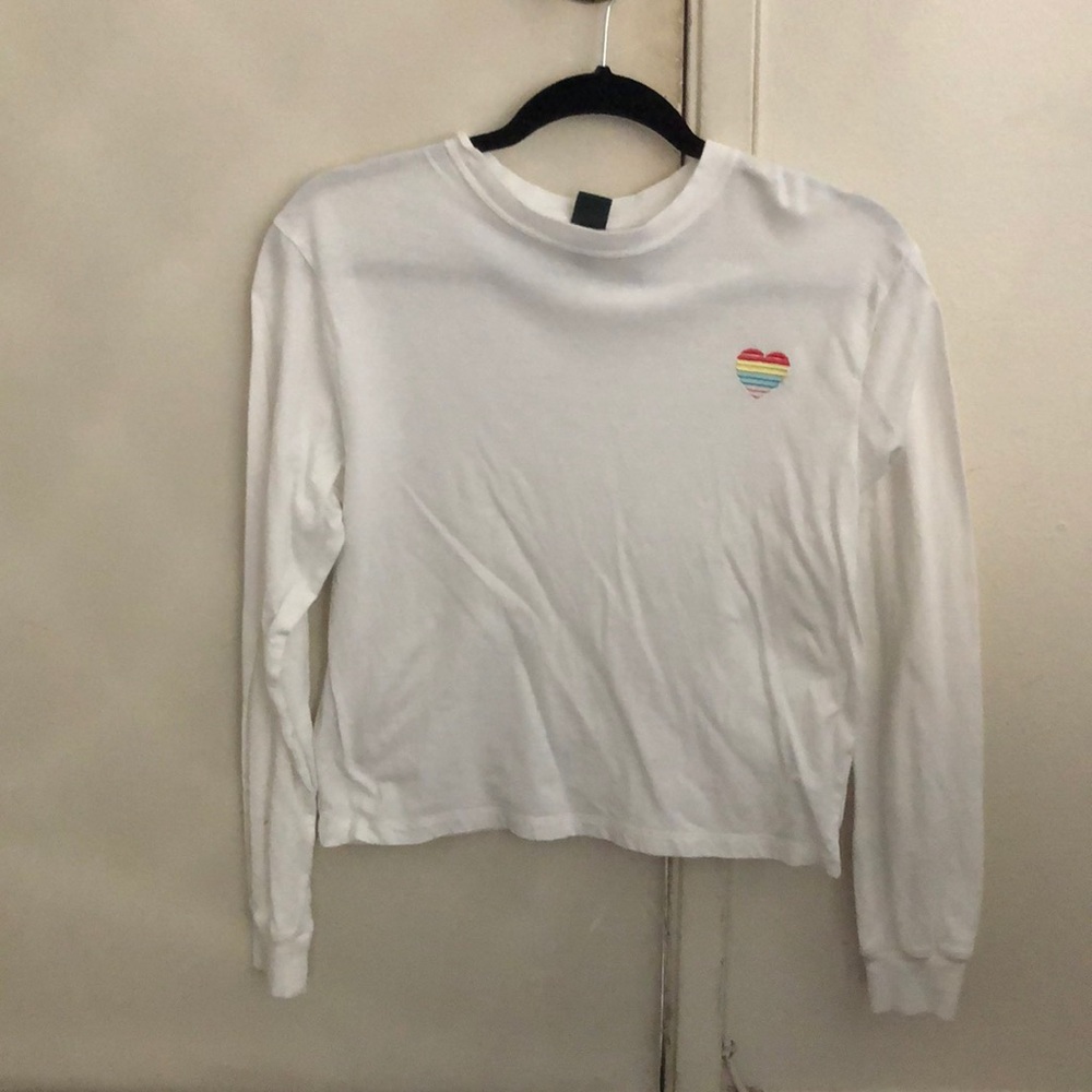 White long sleeve tea shirt w/ heart